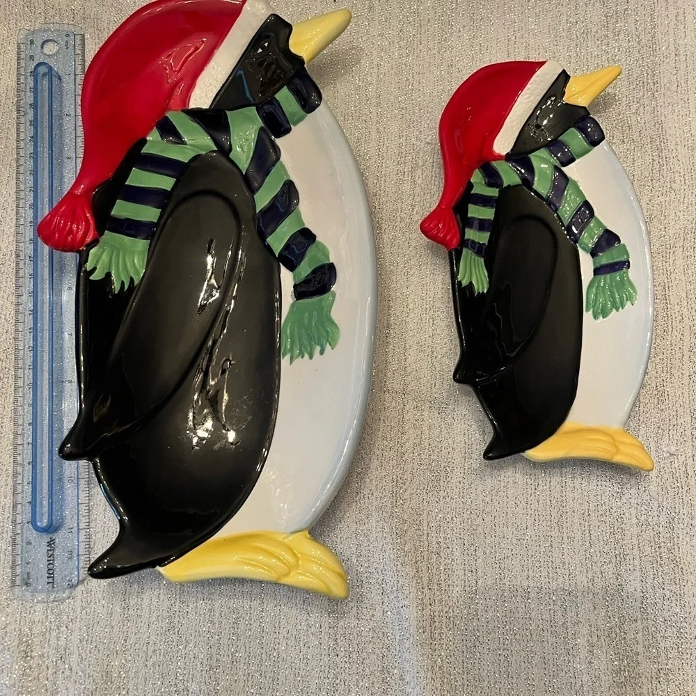 Winter penguins serving plates nesting style x2 - Picture 2 of 7